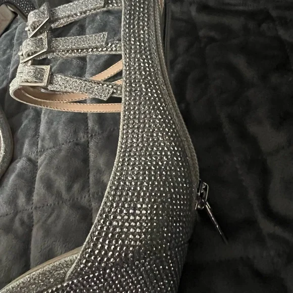 New - beautiful BM Heel - Picture 2 of 4